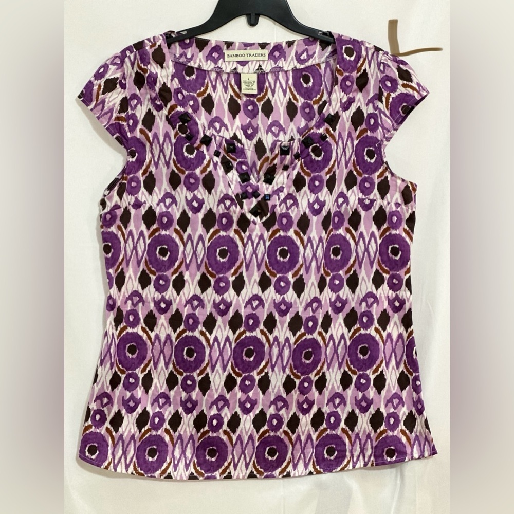 LADIES BLACK, WHITE & PURPLE SLEEVELESS TOP WITH BLK RHINESTONES